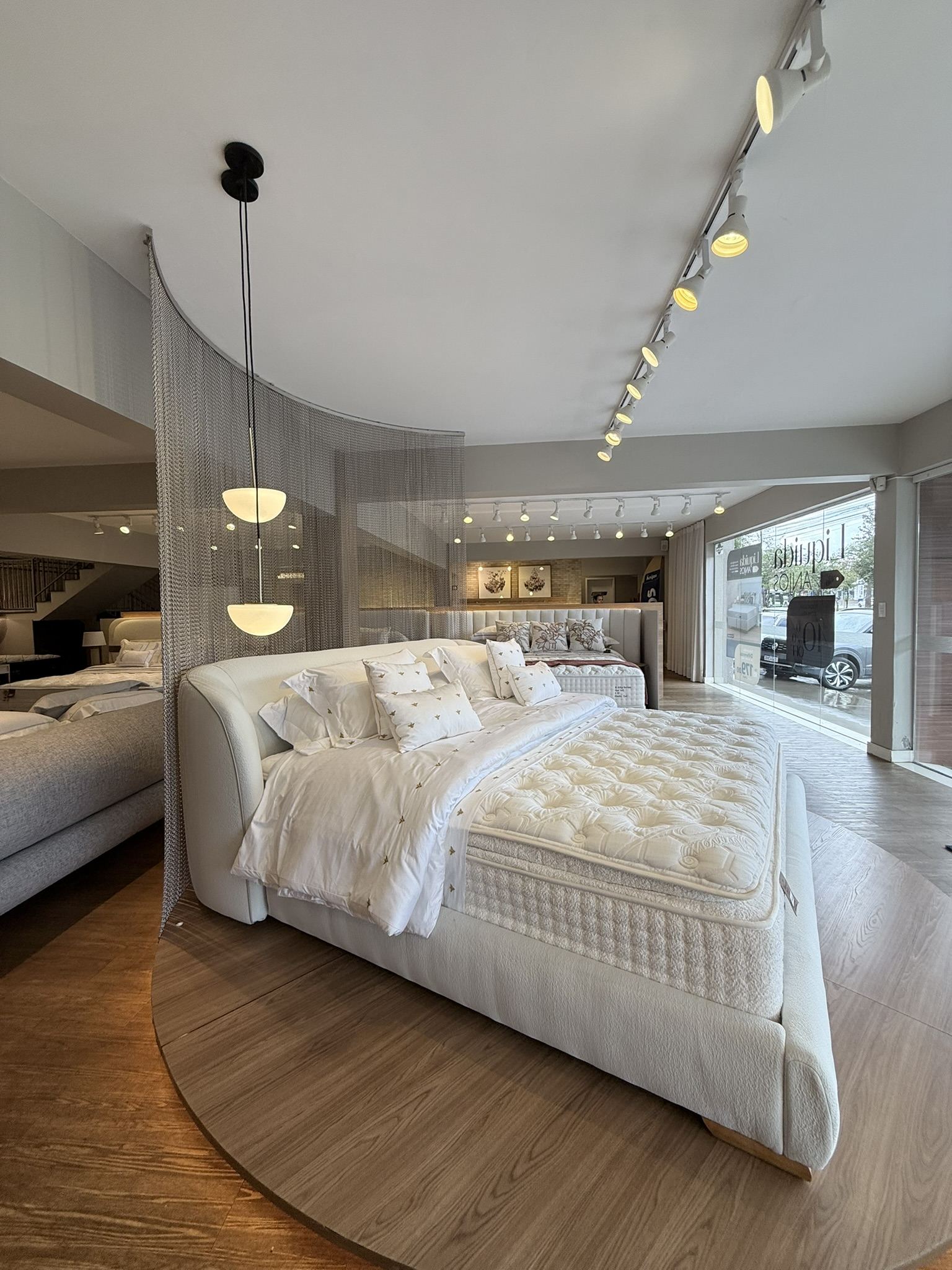 Cama Bali em quarto decorado